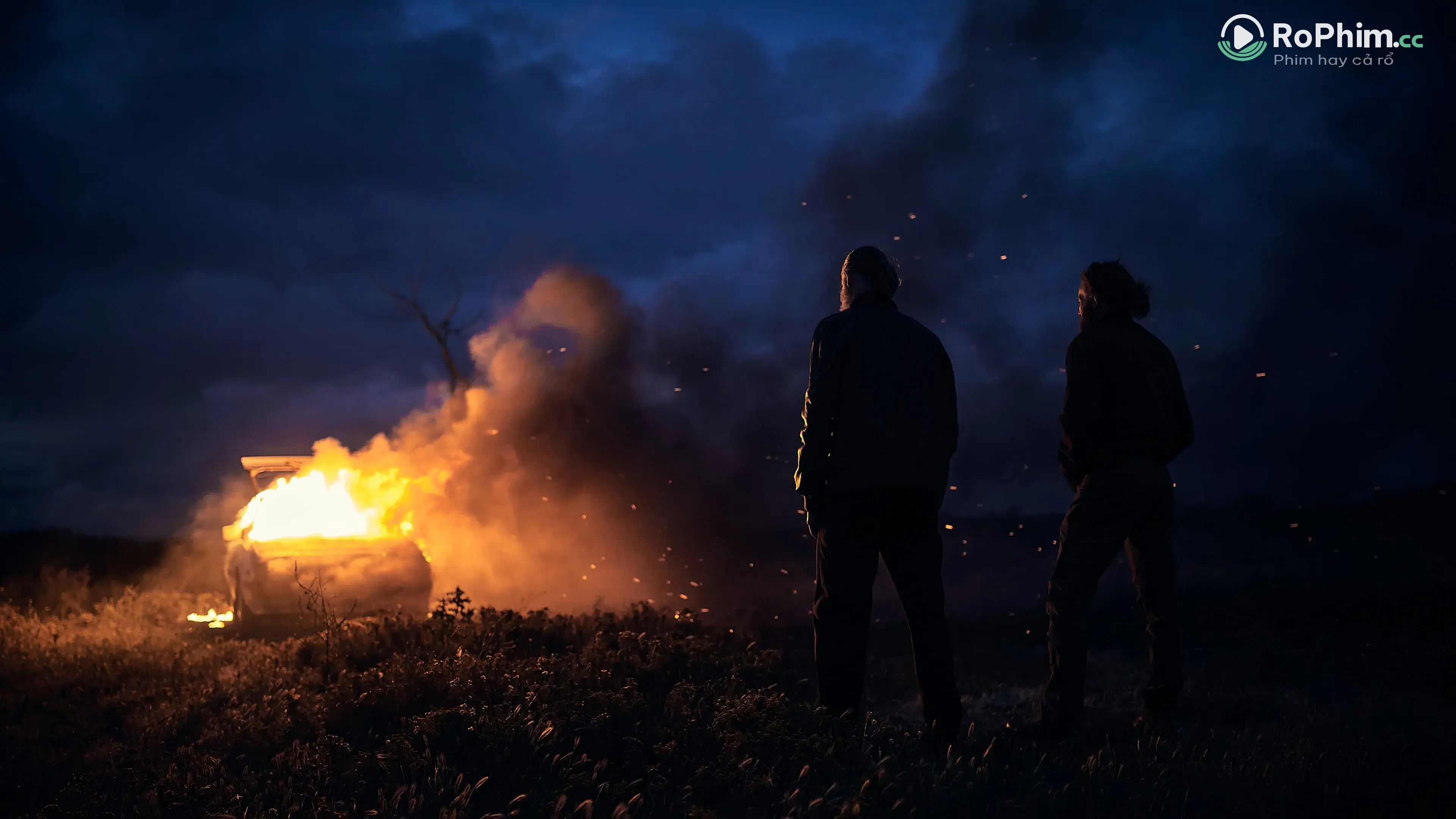 Người Lạ Lén Lút Tập Full